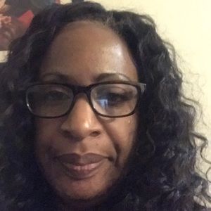 Meet your Posher, Carla